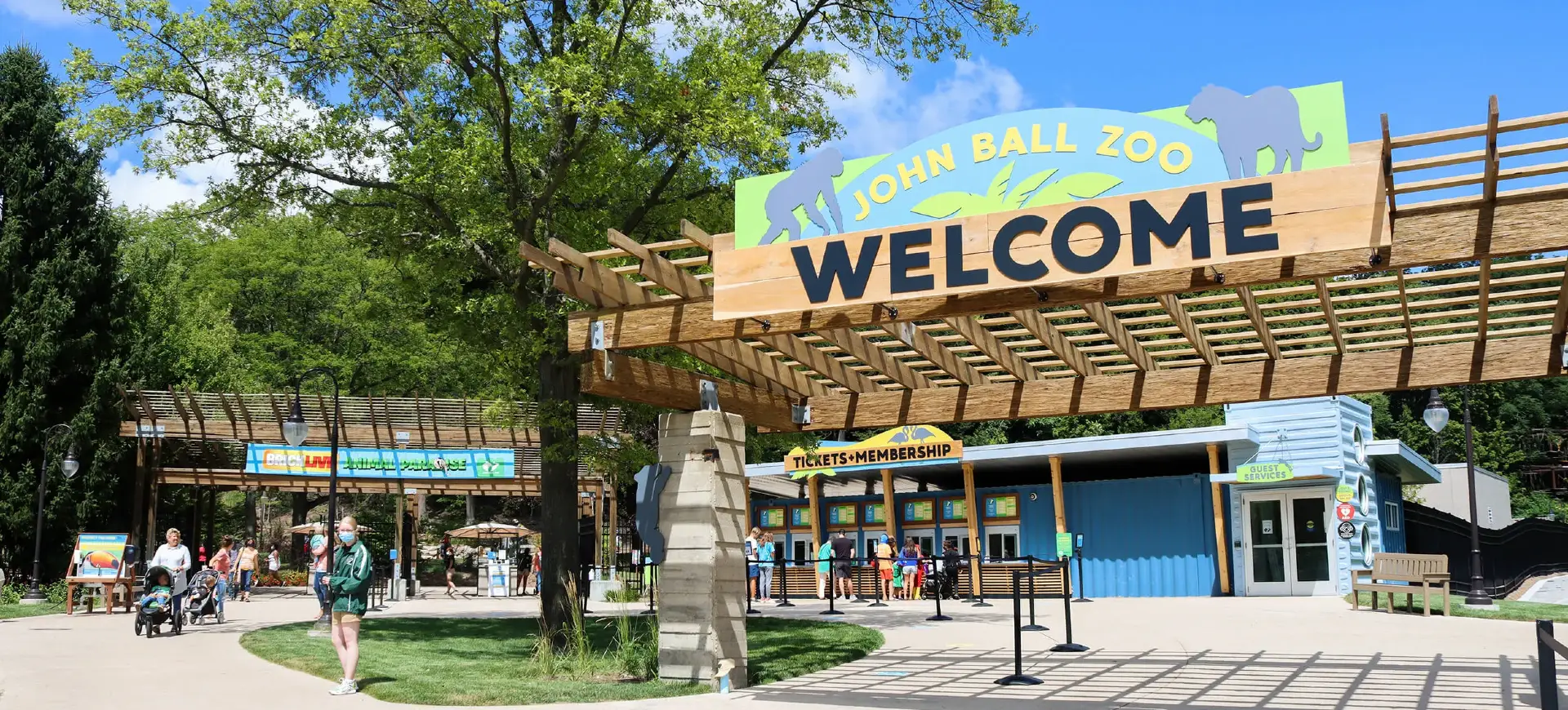 john ball zoo entrance